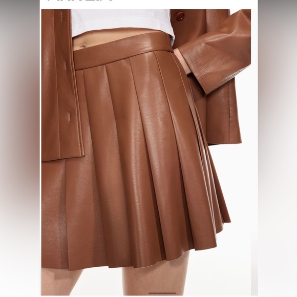 ARITZIA Sunday Best Vegan Leather Olive Mini Skirt size 8 - Picture 3 of 10